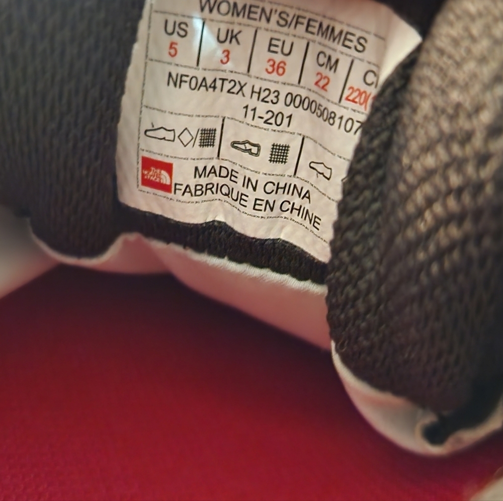The North Face Vectiv Black Athletic Hiking Shoes Size 5 Woman's - Picture 9 of 9